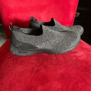 Sketchers Air-cooled Arch fit